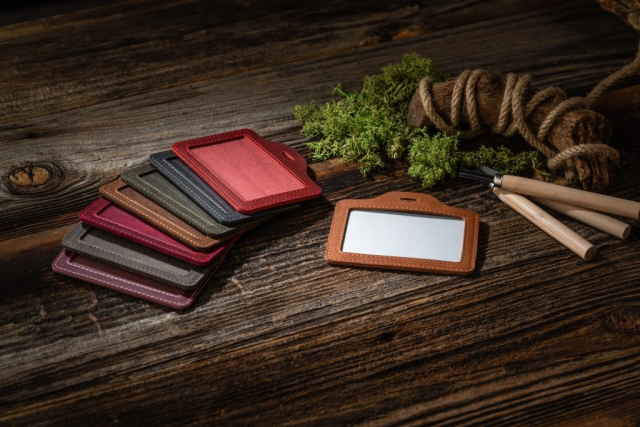 BRK01424- ID holder yatay Konsept Ürün Çekimi BRK01424 ID holder yatay 1024x683